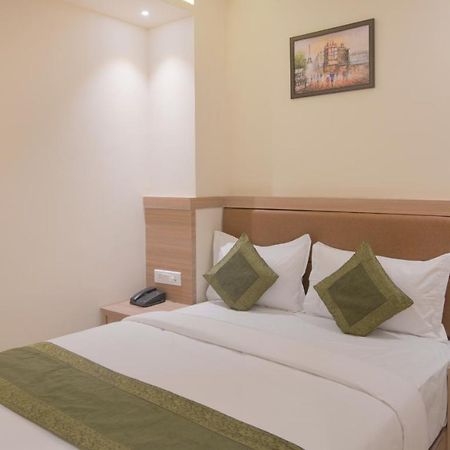 Hotel West Blue Mumbai Exterior photo